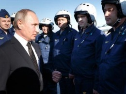 Владимир Путин лично осмотрел военно-технические новинки армии