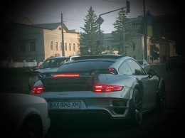 В Украине засняли безумный лимитированный Porsche 911 TechArt