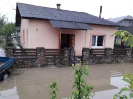 Непогода на Прикарпатье: подтоплены сотни домов