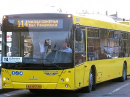 На выходных изменится работа нескольких маршрутов общественного транспорта Киева
