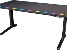 Компьютерный стол Thermaltake Level 20 RGB BattleStation получил настраиваемую RGB-подсветку