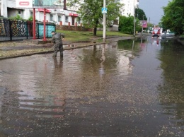 После проливного дождя Кропивницкий затопило по колено. Фото