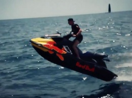Видео: Макс Ферстаппен... пришвартовался в гавани Монако