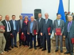 Сотрудников Павлоградского химзавода отметили премией КМУ за разработку и внедрение инновационных технологий (ФОТО)