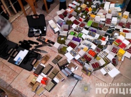На Буковине обнаружили подпольный магазин оружия