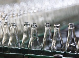 Российские магазины обяжут принимать бутылки