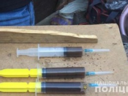 На Днепропетровщине у мужчины нашли 3 шприца с опием (ФОТО)