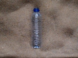 Проект продолжительностью 450 лет: в Facebook запустили стрим с разложением пластиковой бутылки