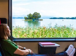 Долгий путь: эксперты рассказали о самых необходимых вещах в поезде