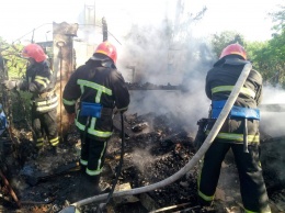 За минувшие сутки на Николаевщине горели хозпостройки в СВТ и пища на плите в Березнеговатом (ФОТО)