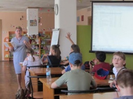 Библиотеки Каменского привлекают школьников к чтению на каникулах