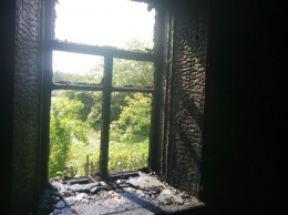 На Днепропетровщине загорелся жилой дом: погиб мужчина
