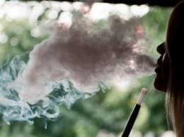 Курение кальяна: чем это развлечение опасно для здоровья и вызывает ли оно зависимость