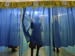ЦИК распределила на парламентские выборы 1,9 млрд гривен и зарегистрировала 11 кандидатов