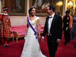 Сказочно красива: Кейт Миддлтон вышла в свет в воздушном платье Alexander McQueen