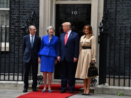 Новый образ Мелании Трамп в британском турне