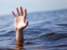 На Полтавщине в реке нашли тело женщины с привязанным камнем (фото)