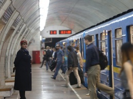 Приходиться пропускать по два-три состава. Жители Харькова возмущены работой метро (фото)
