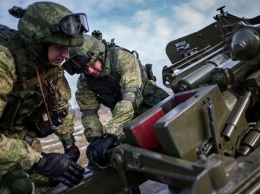 ''Сбрасывают бомбы!'' В Крыму возникла паника из-за российских военных