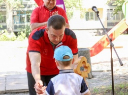 Константин Павлов: Только неделя лета - и уже 7 открытых для детей площадок в Терновском районе!