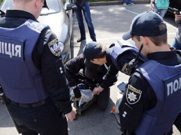 На блокпосту в Луганской области полиция жестоко избила адвоката