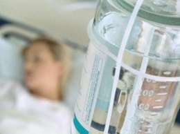 В Запорожье женщина, заболевшая ботулизмом, находится на искусственной вентиляции легких