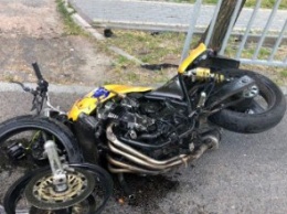 В Днепре произошло жуткое ДТП на Рабочей: мотоциклист скончался на месте (ФОТО)