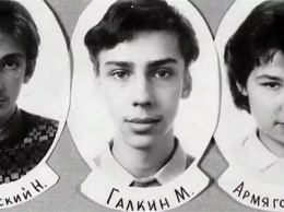 Максим Галкин показал редкое архивное фото с братом