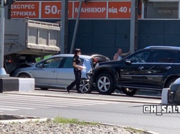 В Харькове в результате масштабного ДТП на Полтавском шляхе погиб один из водителей (фото)