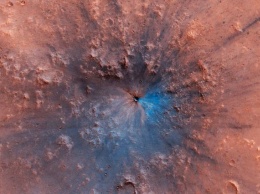 Астрономы показали новообразованный кратер на Марсе