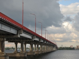 Утро 19 июня: на Новом, Амурском и Кайдакском мостах в Днепре пробки