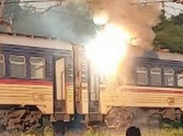 Под Днепром загорелась электричка: люди выпрыгивали из вагонов