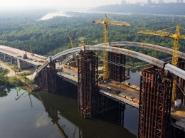 На Днепре строят огромный мост, который станет самым большим в Европе (Видео)