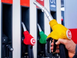 Нефть дешевеет, бензин дорожает: где взаимосвязь?