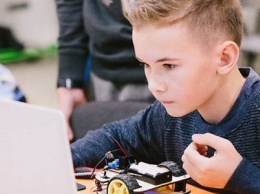 Как стать украинским Илоном Маском: кто и зачем открывает бесплатные школы робототехники в Днепропетровской области