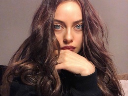 Певица Катя Кищук опубликовала горячее фото своей груди, которое вызвало повышенный интерес среди подписчиков