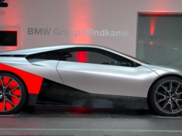 BMW показал новый люксовый суперкар-гибрид "из будущего"