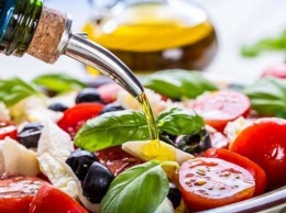 Для уменьшения жира на животе рекомендованы 3 вида масел - подсолнечное, оливковое и рапсовое