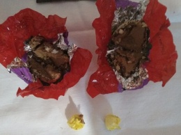 Развернули шоколадную конфету и сильно удивились: инцидент в Харьковской области (фото)