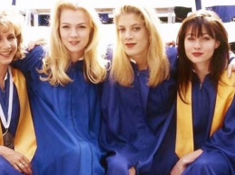 Как раньше: Донна, Келли, Андреа и Бренда пришли в то самое кафе из сериала "Беверли-Хиллз, 90210"