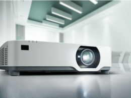 NEC выпускает сверхтихий и функциональный лазерный проектор