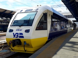 Число пассажиров поездов в аэропорт Борисполь преодолело отметку в 500 тысяч