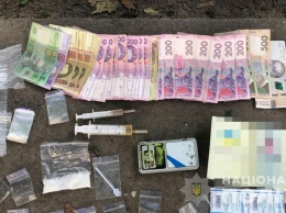На Днепропетровщине мужчина носил с собой наркотики на 32 тысячи гривен