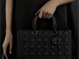 Воплощение элегантности: культовые сумки Dior в ультраматовом черном цвете