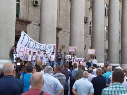 Смерть мужчины во время задержания полицией в Кропивницком: люди вышли на протесты - фото