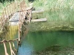 В Кривом Роге предприятие восстанавливает понтонный мост