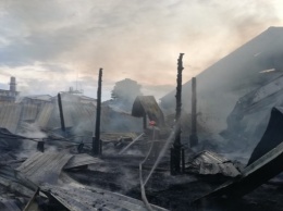 В Нежине в масштабном пожаре полностью сгорел комбинат