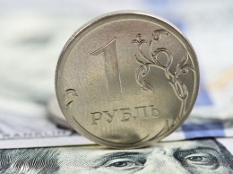 Доллар и евро взлетели на сообщениях о новых санкциях США против России