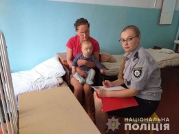 Горе-родители едва не угробили младенца посреди улицы в Одесской области, - ФОТО