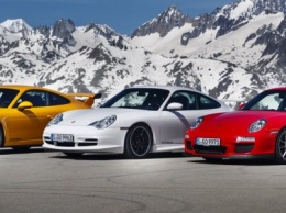 Porsche празднует 20-летие модели 911 GT3 зрелищным заездом в Альпах: видео